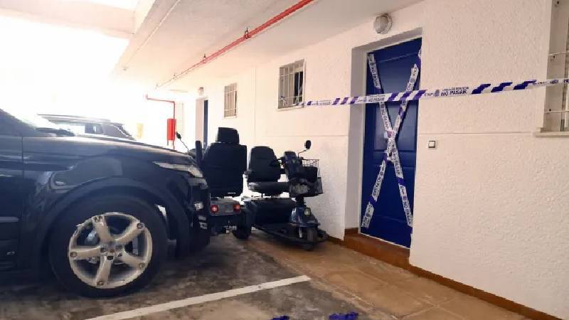 64 yasindaki kadin yakin arkadasini elektrikli supurge kablosuyla bogarak oldurdu w2HV5V5v