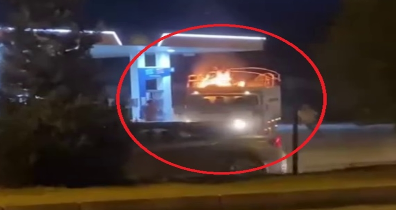 alev alan kamyonet akaryakit istasyonuna girdi ndqz8b4d