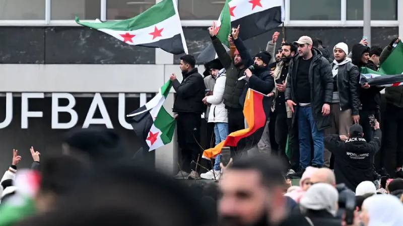 almanyada multeci sayisi 14 yil sonra ilk kez azaldi EQ1HWGHs