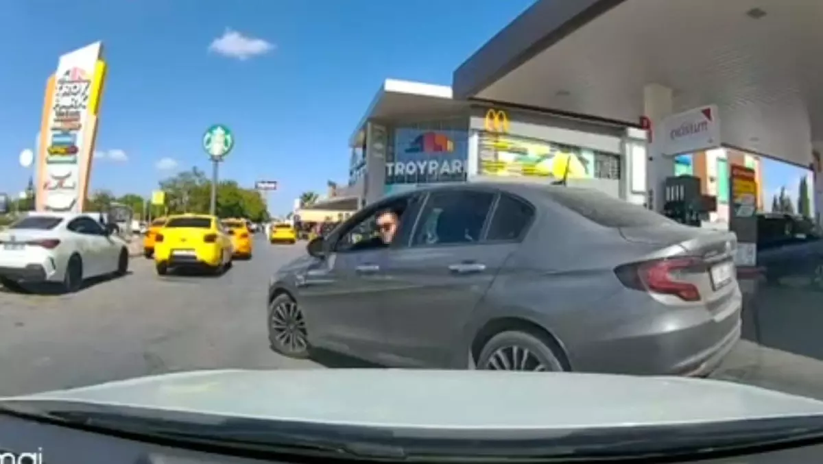 canakkalede trafik tartismasi buyudu vX2gGw34