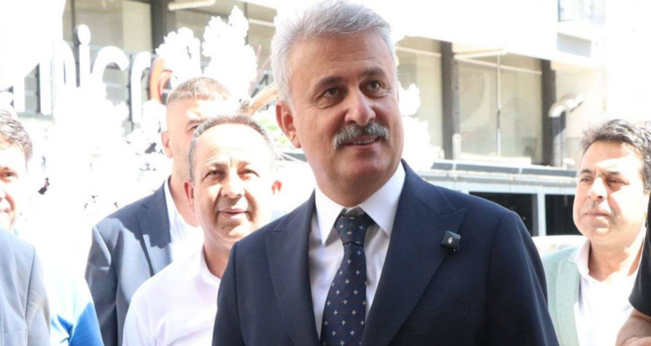 irtikap sorusturmasi kapsaminda yahsihan belediye baskani ve7 supheli adliyede BjxSnN2X