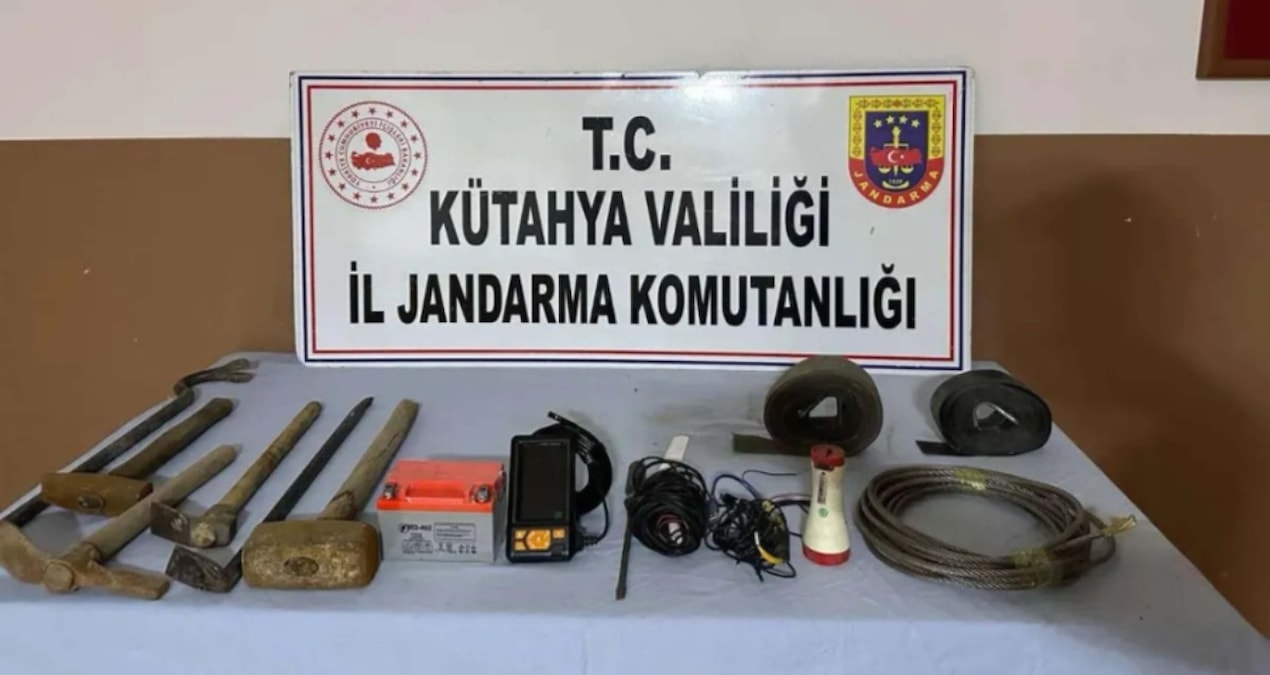 kutahyada kacak kazi yapan 6 supheli yakalandi GUQe2TIv