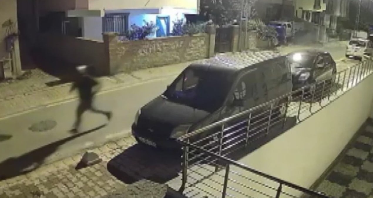 iki kez kursunladilar ucuncude yaklandilar PrUPOaXv